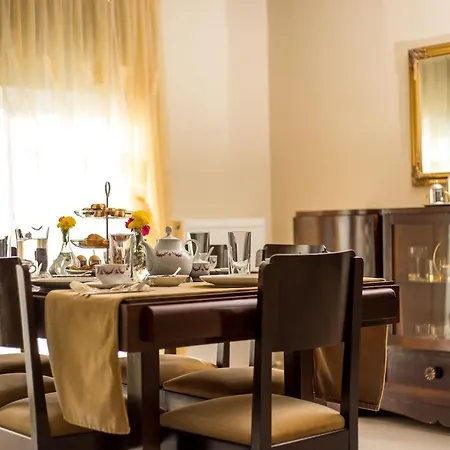 De Manu * Rhodes City