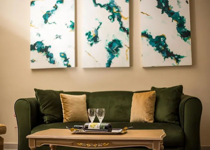 De Manu * Rhodes City