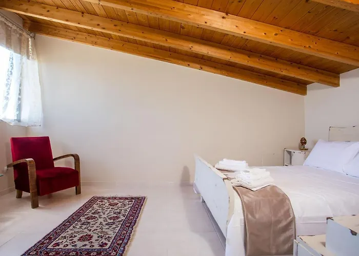 De Manu Villa