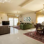 Villa De Manu