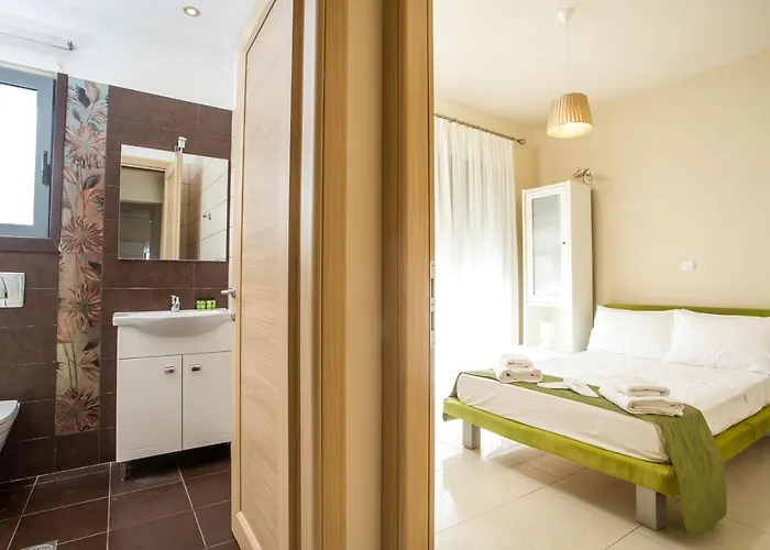 De Manu * Rhodes City